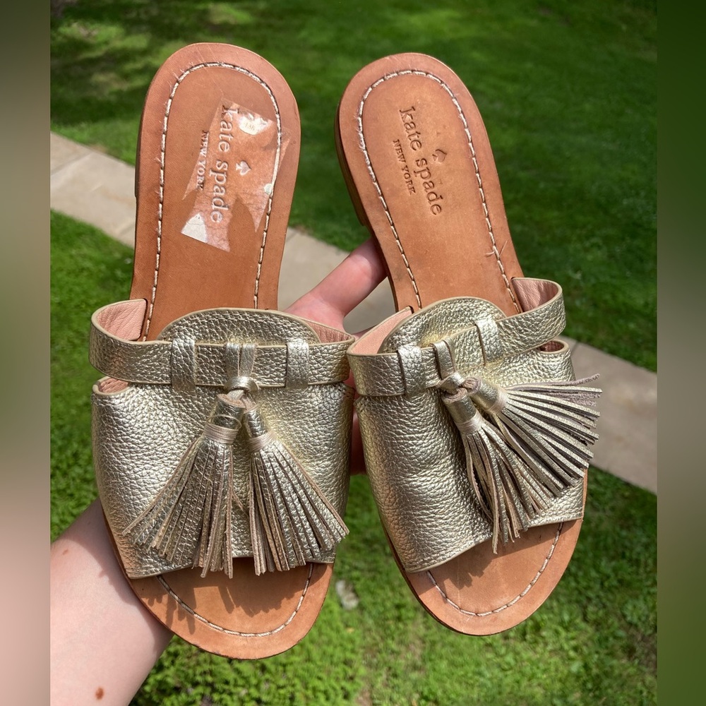 Kate Spade Coby Sandals Slides Metallic Light Gold Pebbled Leather Fringe Tassel - Picture 15 of 15